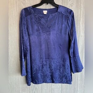 Chico’s Blue Floral Textured Blouse Womens Size 1 (8/10) Notch Neck 3/4 Sleeve